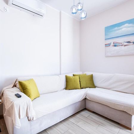 Family Apartment Near Port Пирей Экстерьер фото